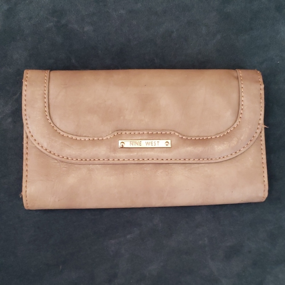 Nine West wallet